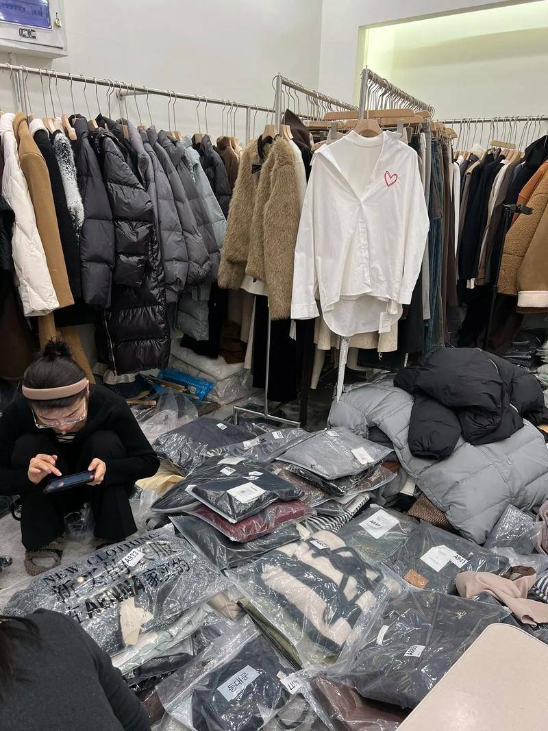 服装尾货批发 2025 最新排名:高销量品牌 top5 榜单公布_客户_星选_环